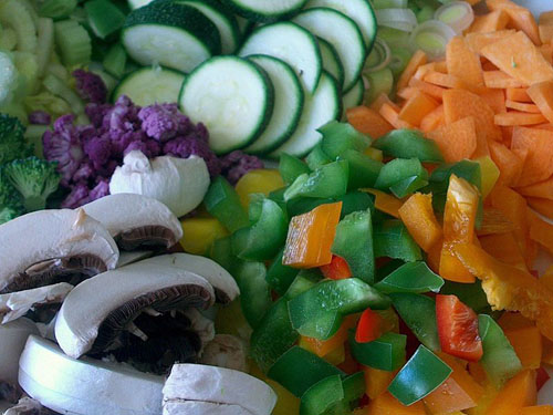 chopped bell pepper, carrot, celery, cucumber, mushrooms